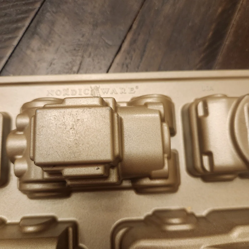 Nordic Ware Gold Sweet Rides Classic Cars Cakelet Pan - Picture 2 of 4